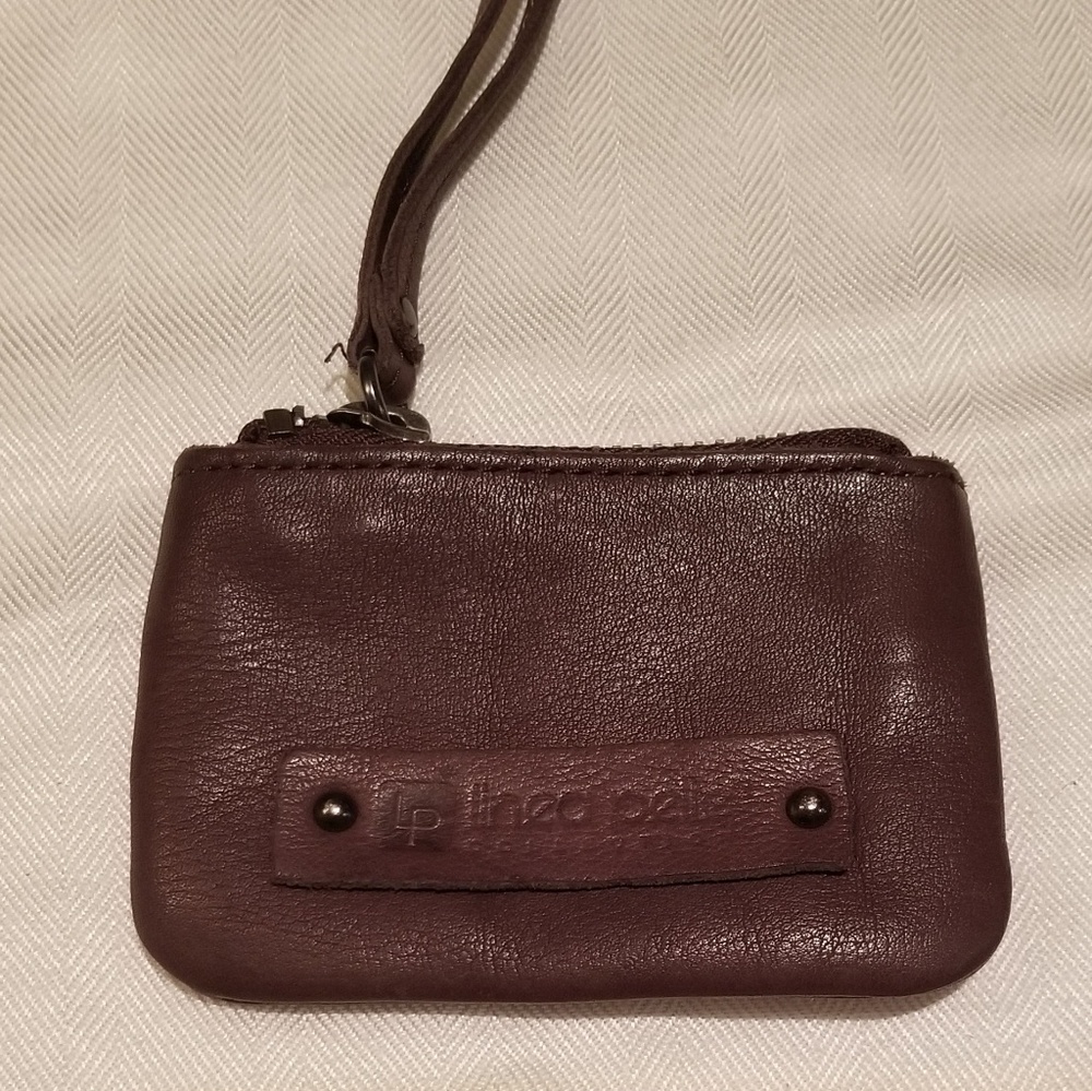 Zipper wallet by Linea Pelle